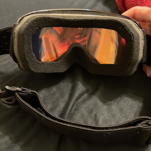 Treviso ski goggles like new worn one time less then 30 minutes - Picture 3 of 3
